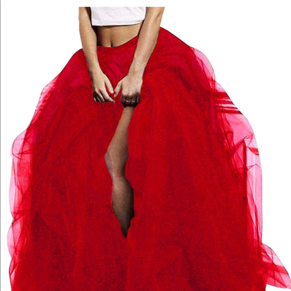 Red Floor length full ballgown tulle skirt. Sz XL